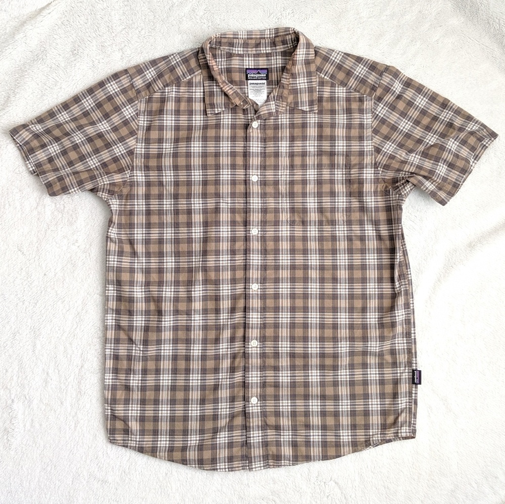 Patagonia - Men's Short-Sleeved Casual Button Down